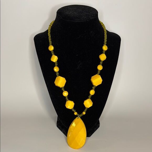 Vibrant Yellow Acrylic Necklace with Teardrop Bead Pendant 20” with 2” ext - Picture 1 of 4
